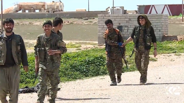 وێنەیەکی ئەرشیڤیی گەریلاکانی پەکەکە لە شنگال